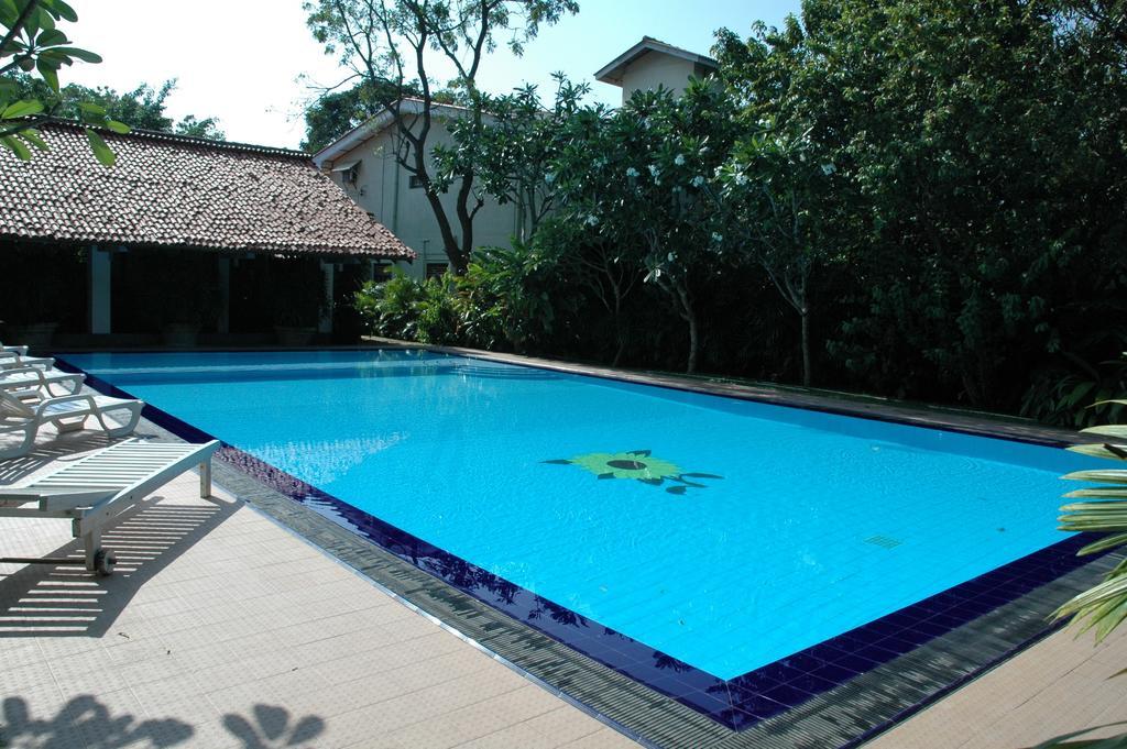 Hotel Sunflower Kataragama Buitenkant foto