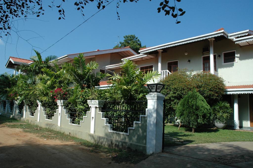 Hotel Sunflower Kataragama Kamer foto