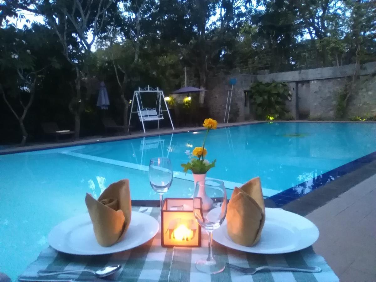 Hotel Sunflower Kataragama Buitenkant foto