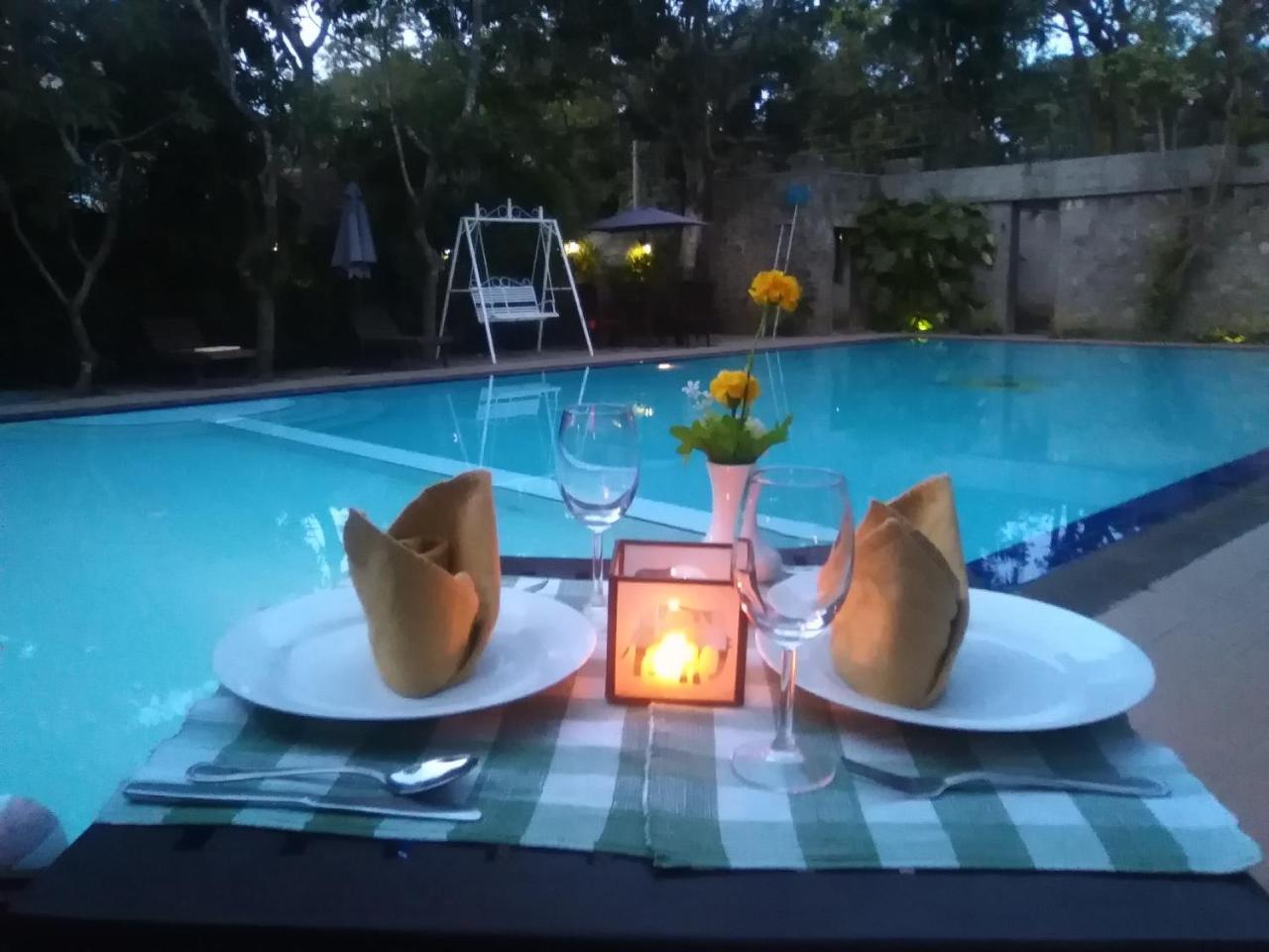 Hotel Sunflower Kataragama Buitenkant foto