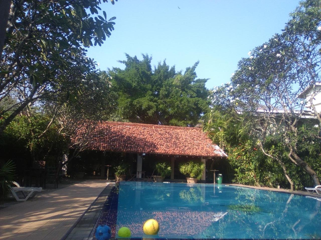 Hotel Sunflower Kataragama Buitenkant foto